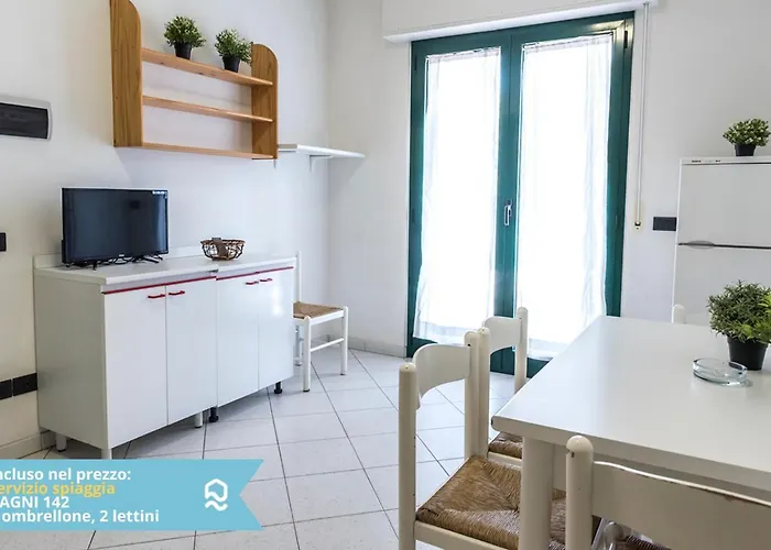 Se008 - Senigallia, Bilocale Sul Mare Con Inclusa *