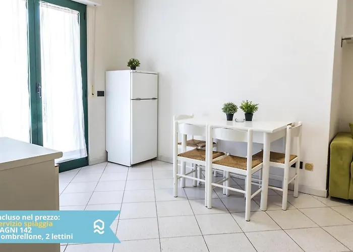 Se008 - Senigallia, Bilocale Sul Mare Con Inclusa